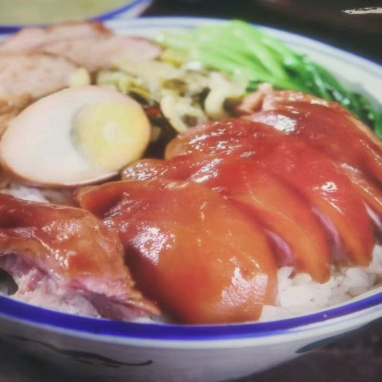 【隆江三兄弟猪脚饭｜一碗卤香里的二十年街坊情】