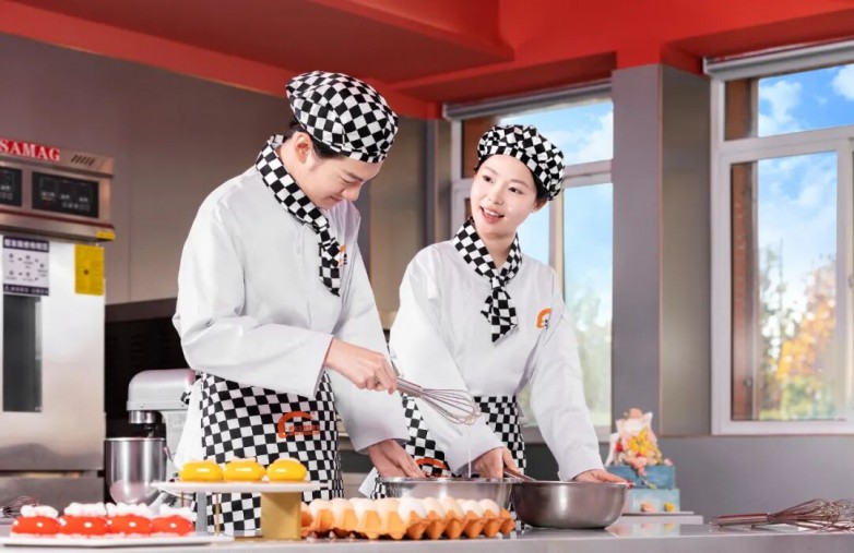 中考出分后择校必看:为什么西点专业“2+1学制”比“1年制”更对得起孩子?